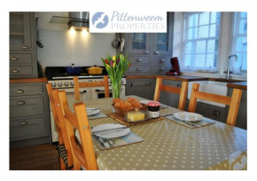Coast Cottage- traditional fishermans cottage